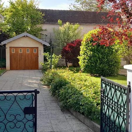 Holiday home Un Brin De Bonheur *