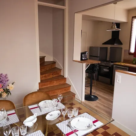 Holiday home Un Brin De Bonheur *